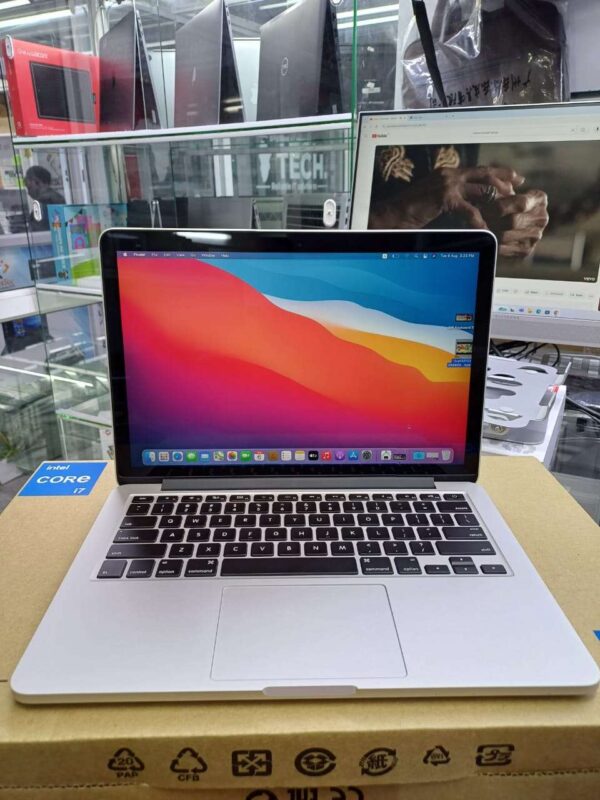 *Macbook Pro (Retina,13-inch,early - Image 2