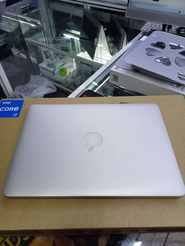 *Macbook Pro (Retina,13-inch,early - Image 3