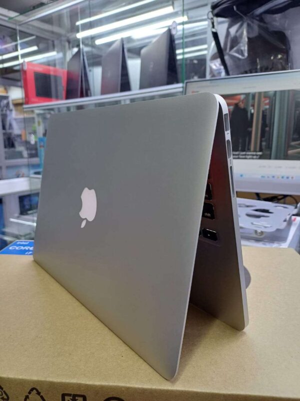 *Macbook Pro (Retina,13-inch,early - Image 5