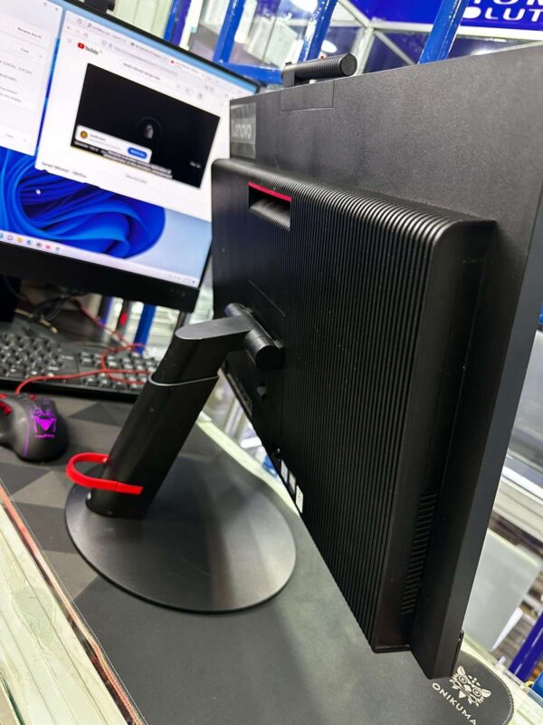 Lenovo ThinkCentre M920z All-in-One Desktop Computer - Image 3