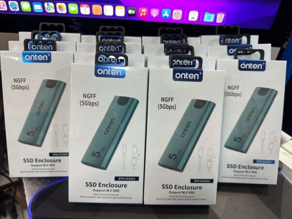 Thunderbolt 4 Data and Charge cable - Image 2