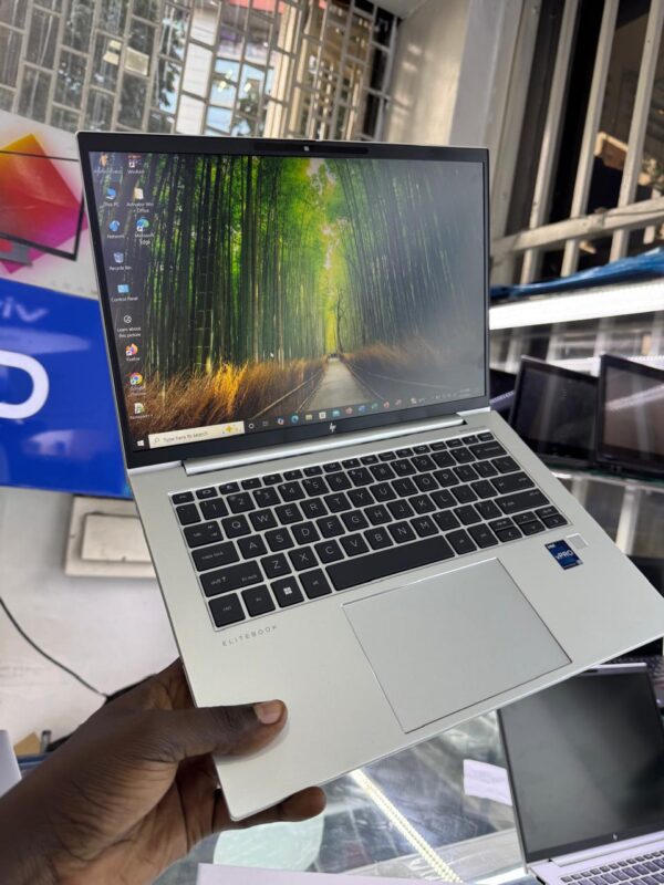 HP EliteBook 840 G9 i7 i7-1255U 16GB 512GB WIN 11 PRO