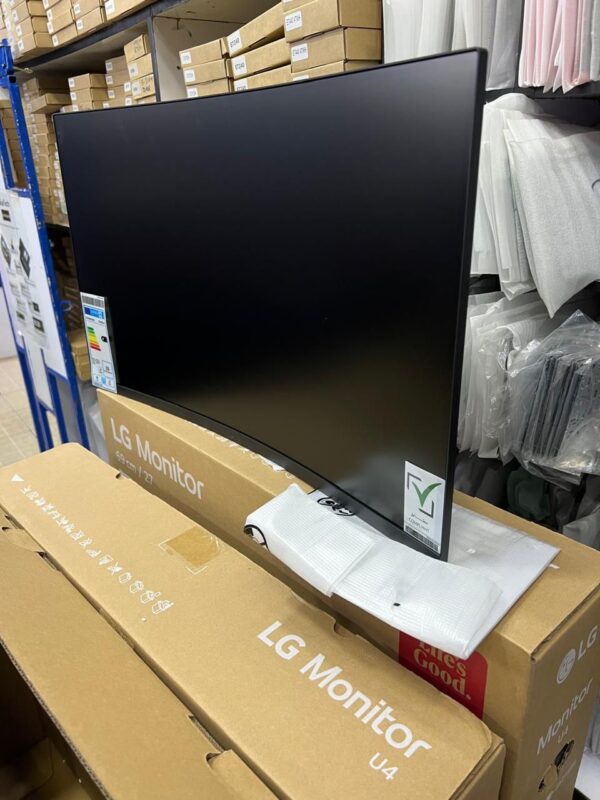27U421A-B Brand New LG Curved Monitor 27U421A-B 27-inch FHD Curved Monitor with USB-C Get a 27-inch FHD curved monitor with a 100Hz refresh rate, and Dynamic Action Sync and Black Stabilizer technologies for an optimal gaming experience. Get a 27-inch FHD curved monitor with a 100Hz refresh rate, and Dynamic Action Sync and Black Stabilizer technologies for an optimal gaming experience.
