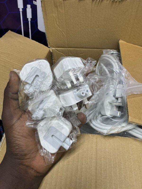 3 Pin UK Plug Adapter for apple MacBook charger