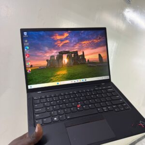 Lenovo X1 carbon G9 i7 11th gen 16gb ram 512 gb ssd touchscreen