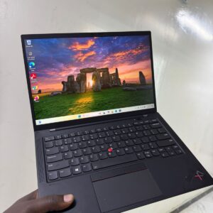 Lenovo X1 carbon G9 i7 11th gen 16gb ram 512 gb ssd touchscreen