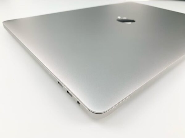 MacBook Pro 15 inch 2017 A1707  Intel i7 16 RAM  512GB SSD  4GB GRAPHICS - Image 4